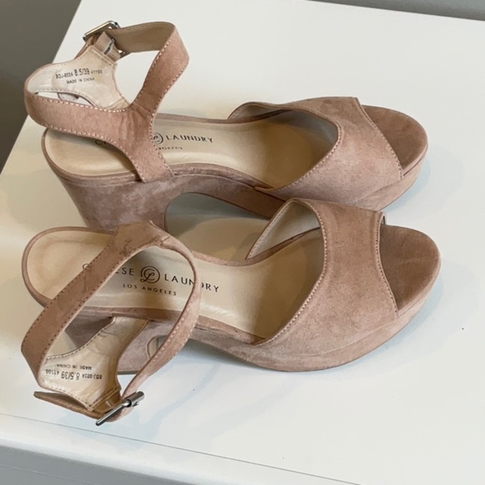 Chinese Laundry Women's Nude Wedge Sandals